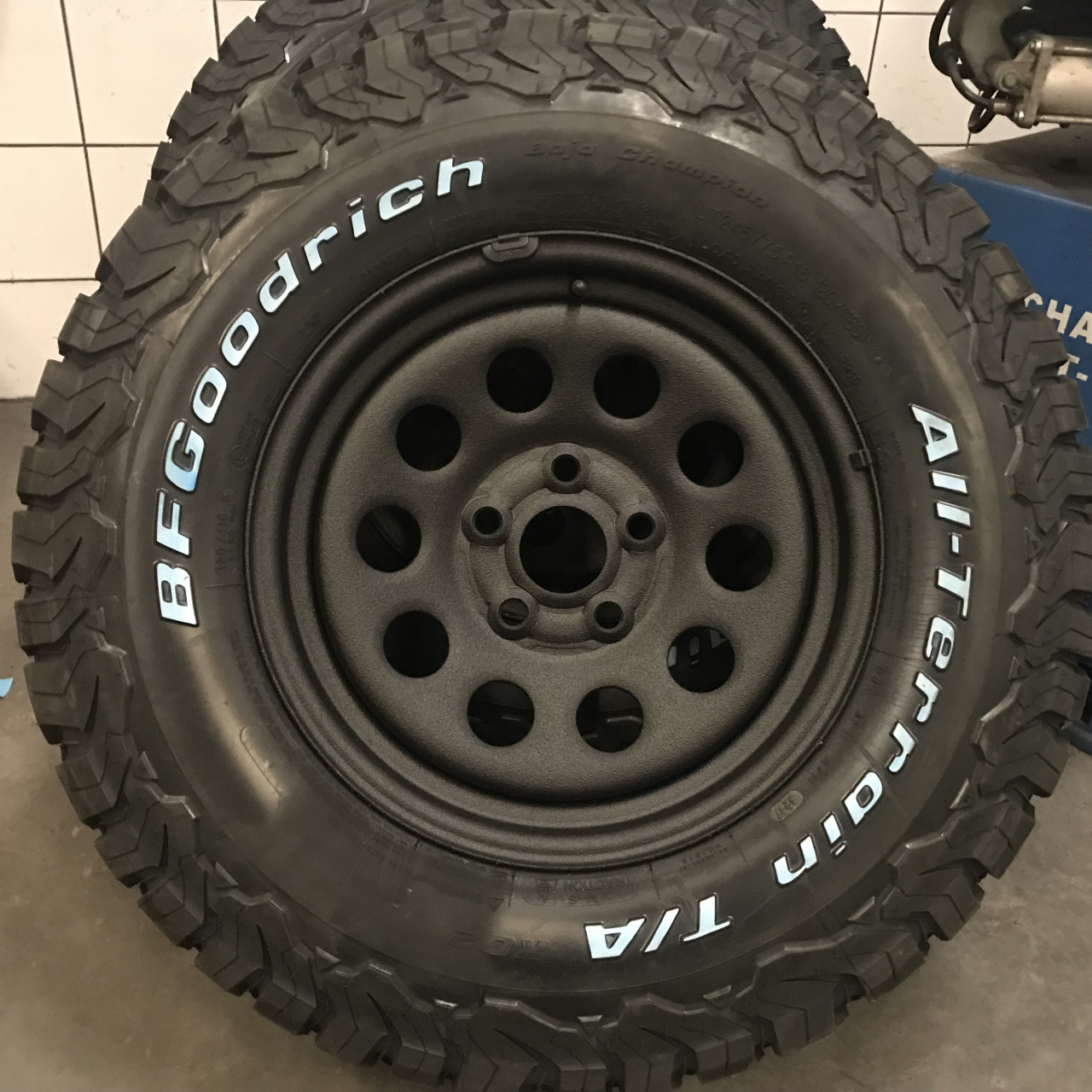 Dotz srebrna felga ET30  16x7 5x120 Volkswagen Amarok