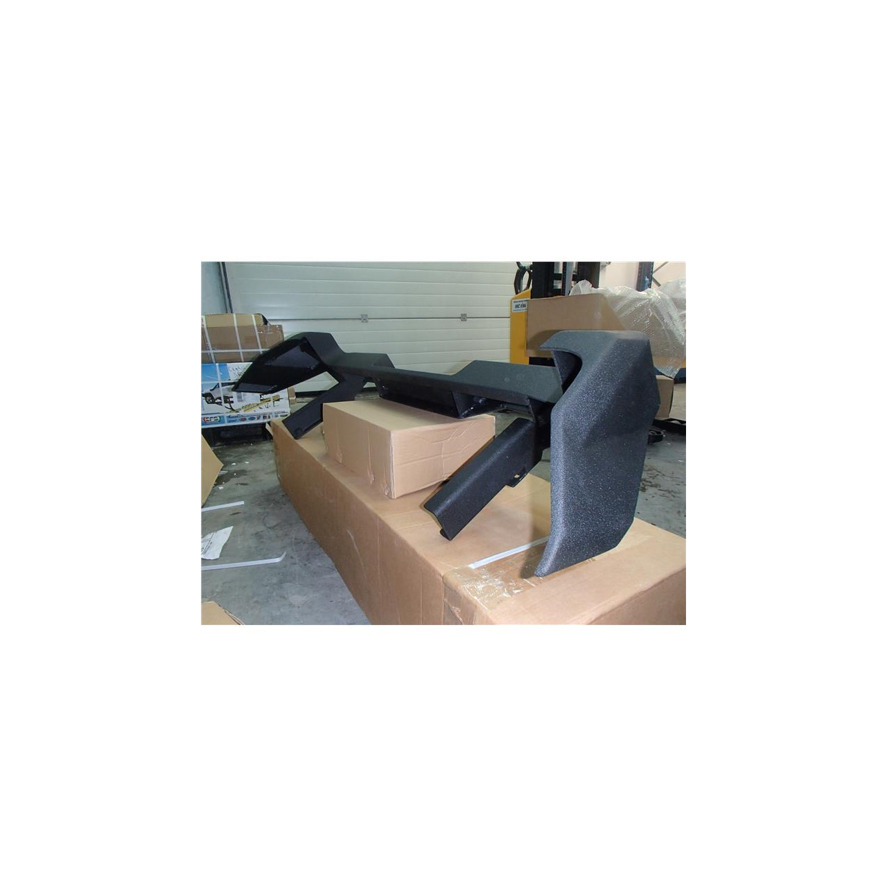 ZDERZAK TYLNY SUZUKI JIMNY ALUMINIOWY Z OŚWIETLENIEM