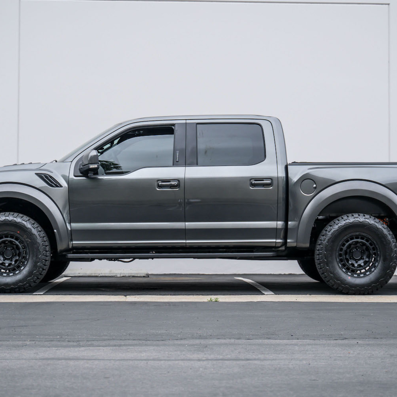 Felga Aluminiowa Black Rhino Chamber  9,5x18 6x139.7 ET12