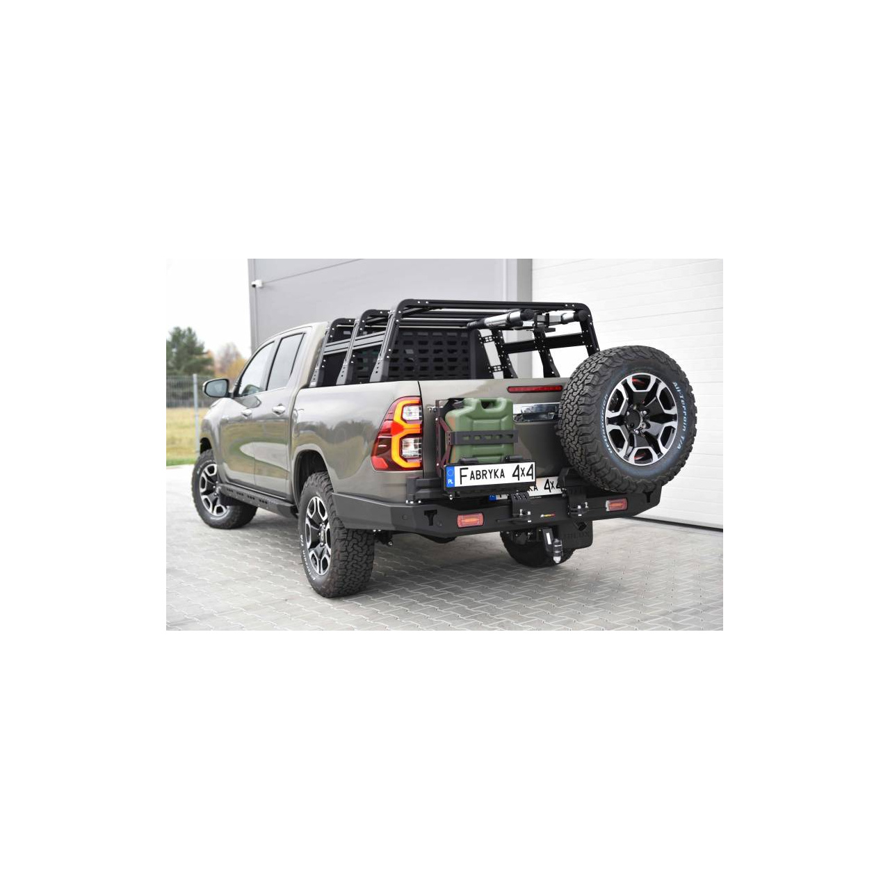 ZDERZAK TYŁ DŁUGI Z LAMPAMI LED TOYOTA HILUX REVO 2020+