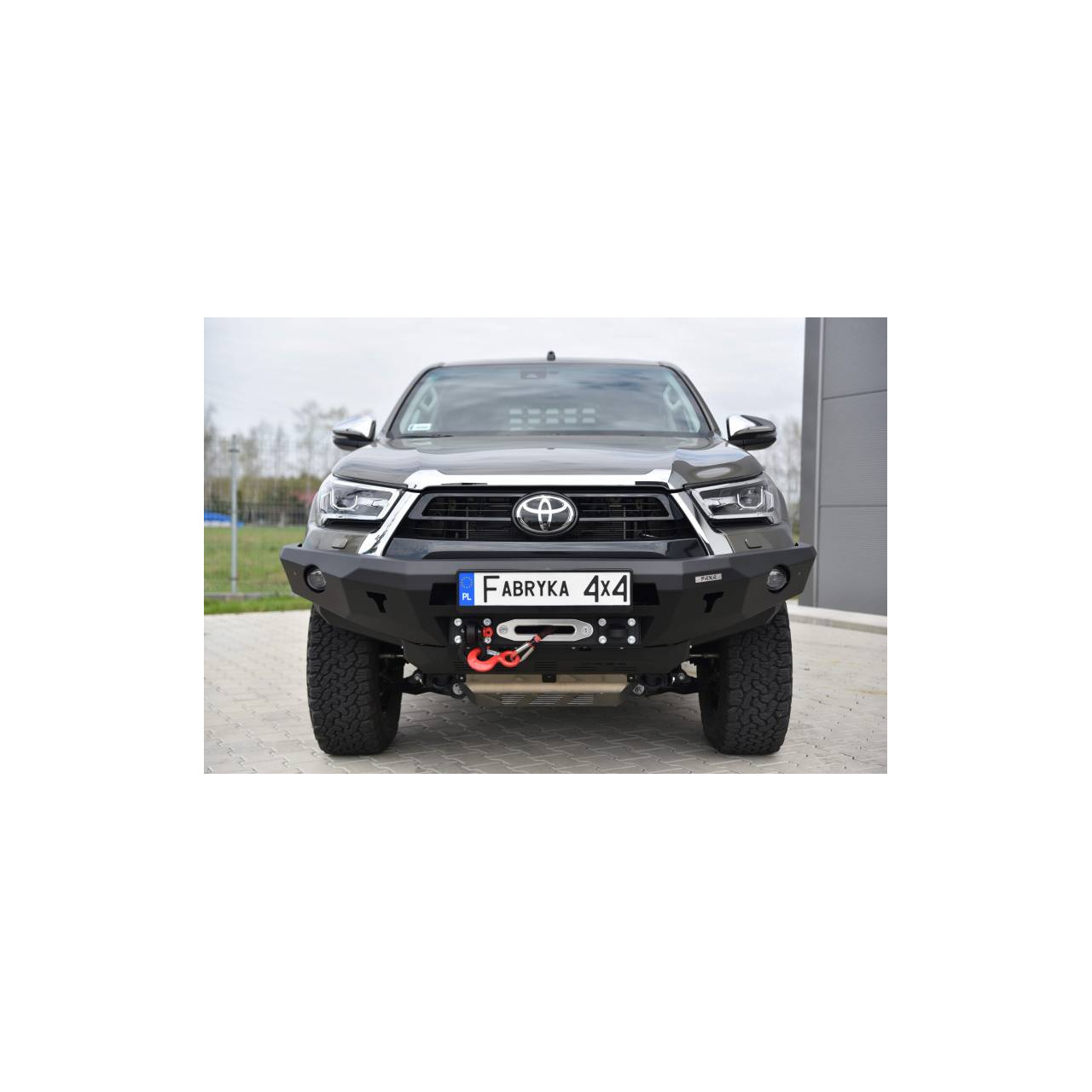 ZDERZAK PRZEDNI BEZ BULLBARA DO TOYOTY HILUX REVO 2020+
