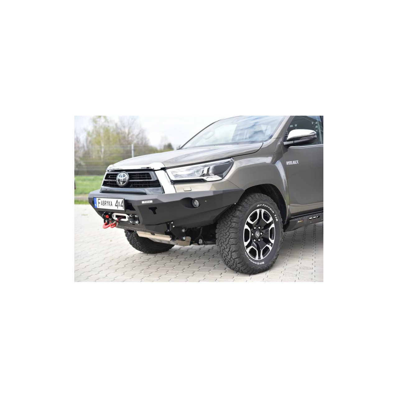 ZDERZAK PRZEDNI BEZ BULLBARA DO TOYOTY HILUX REVO 2020+