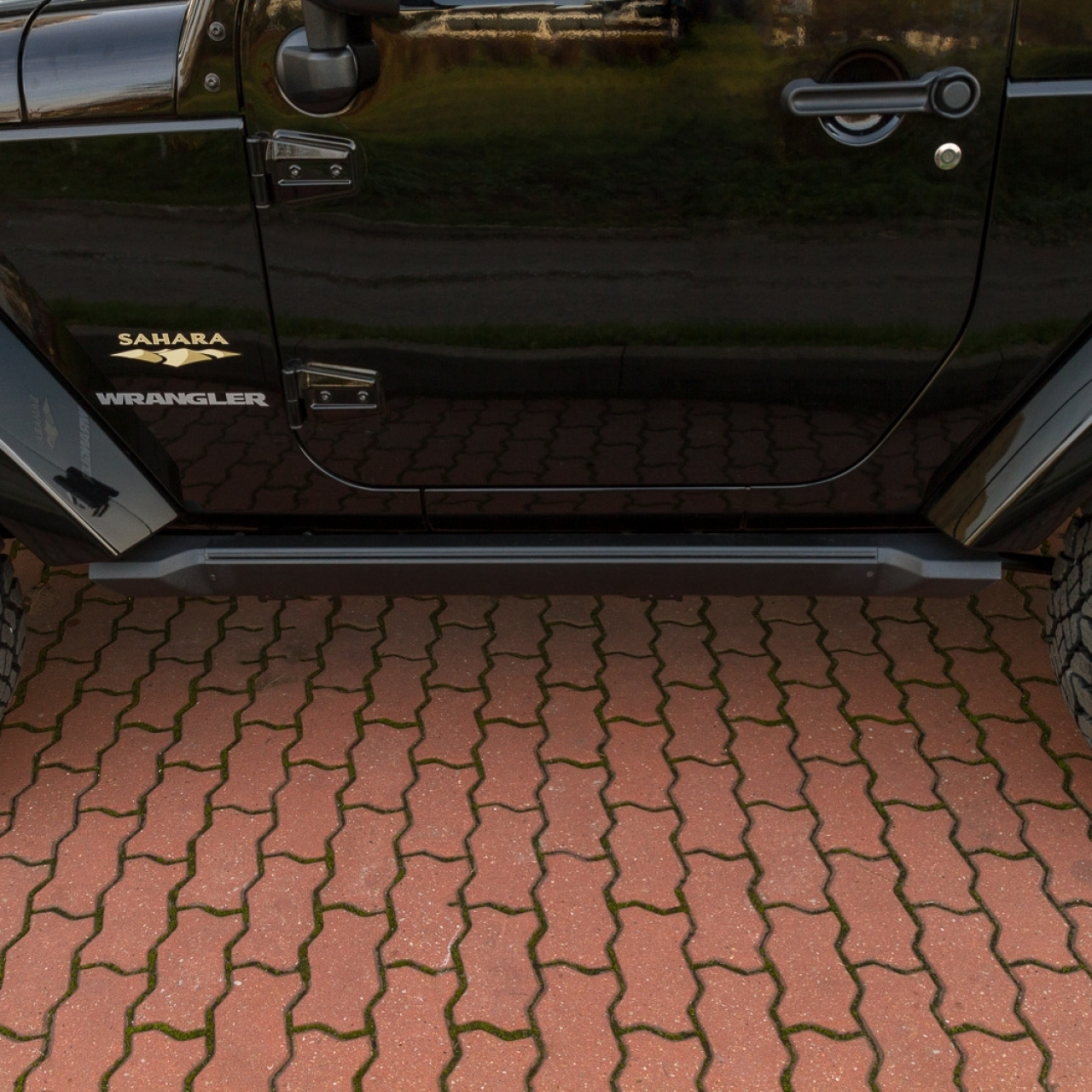 ELEKTRYCZNE STOPNIE BOCZNE JEEP WRANGLER JK 2 DRZWI 2007-