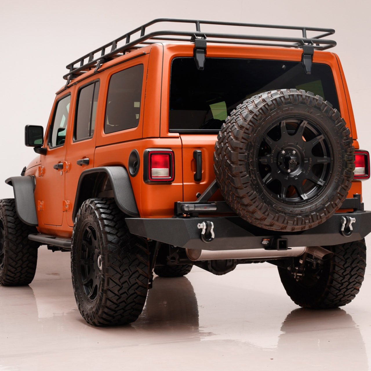  Zderzak tylny stalowy Paramount Automotive z mocowaniem koła zapasowego Jeep Wrangler JL 2018+
