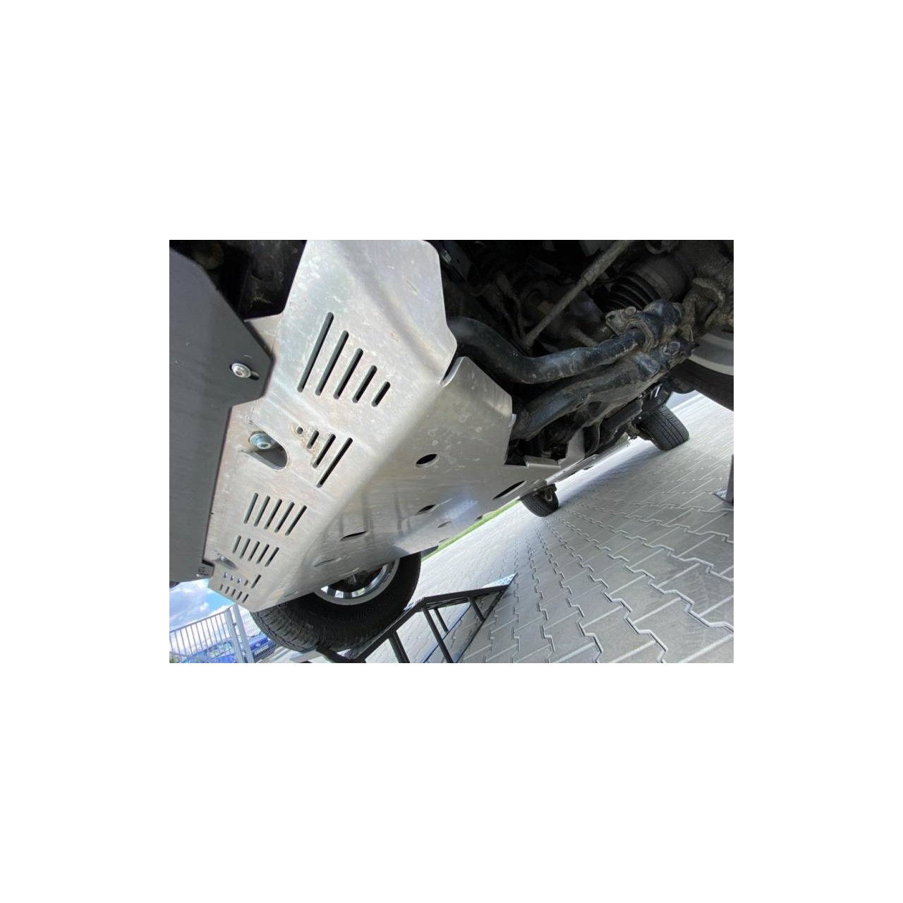 Komplet 2 aluminiowych płyt osłonowych do Toyota LC150