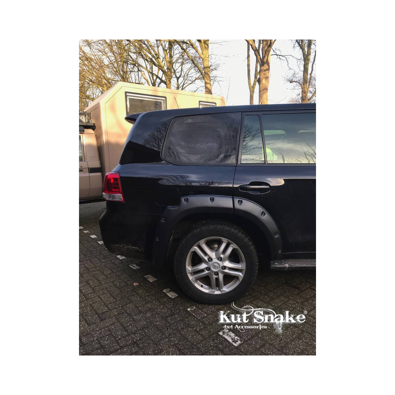 Poszerzenia błotników Toyota Land Cruiser 200