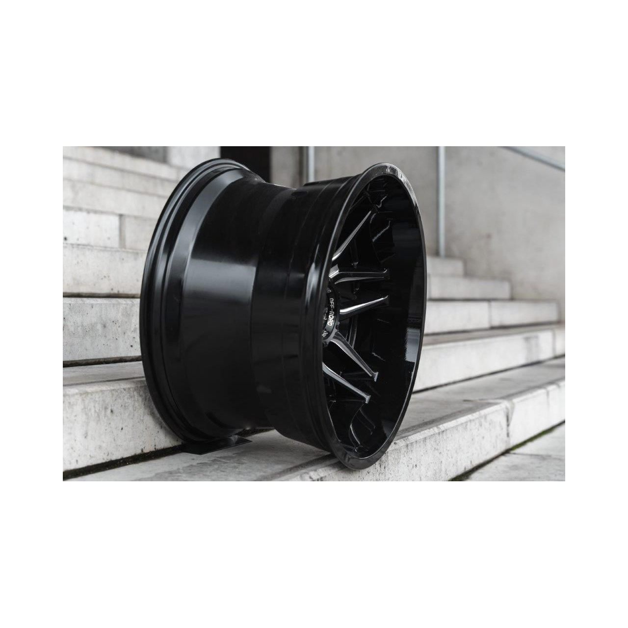 Felgi aluminiowe Chanti Black 20x12 5x139,7 ET -44 RAM 1500 94-18