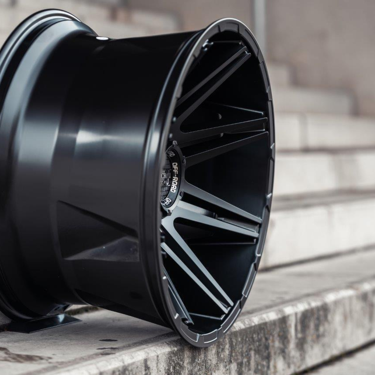 Felgi aluminiowe Chanti Black 20x12 5x139,7 ET -25 RAM 1500 94-18