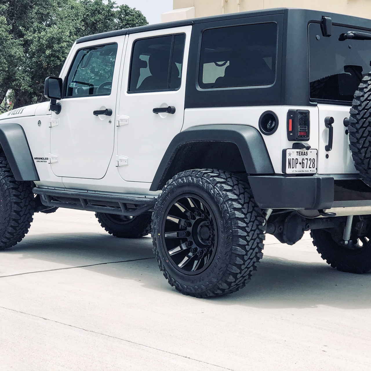 Felga aluminiowa Black Rhino Mission 8x18 ET2 5x127 - Jeep Wrangler JK, JL