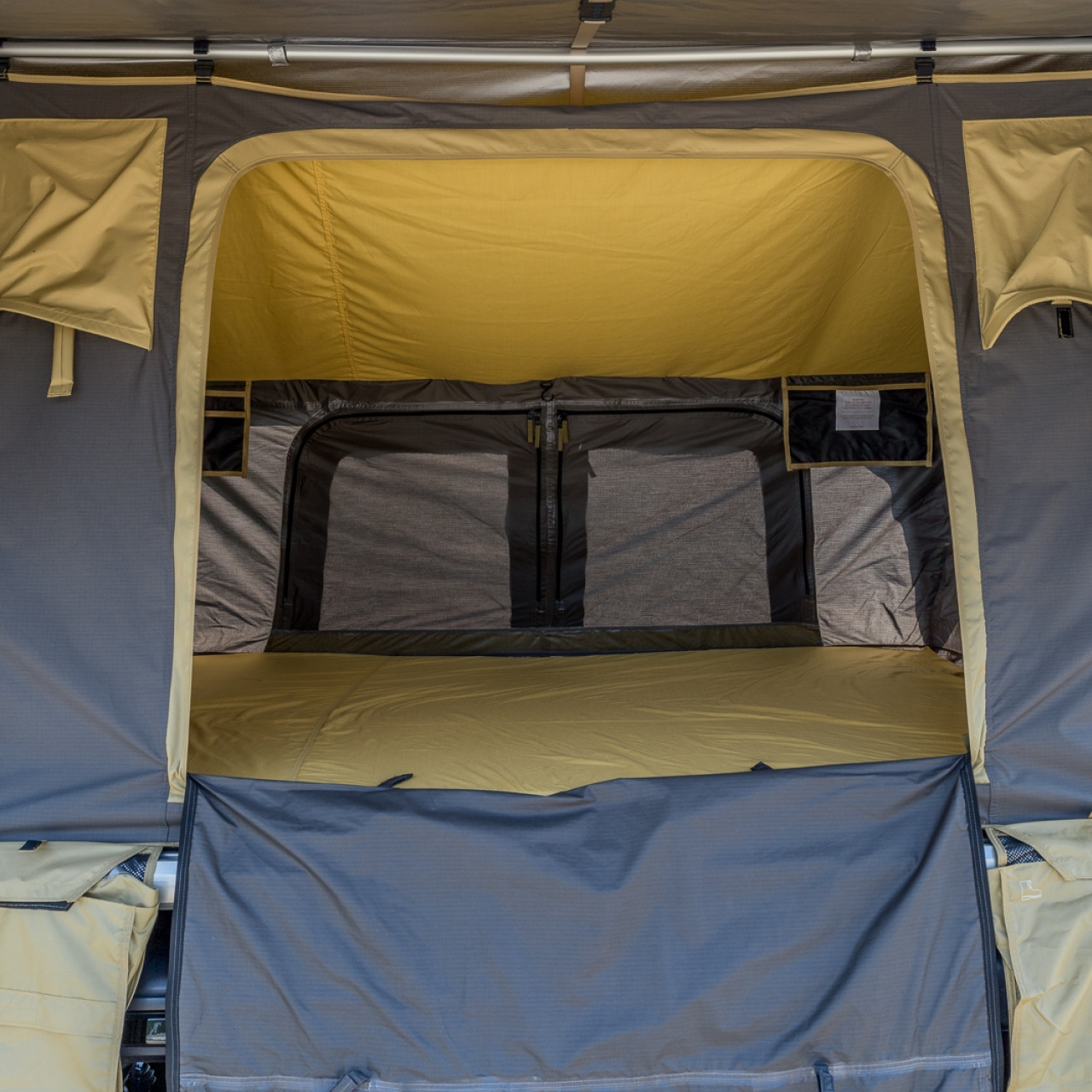  NAMIOT DACHOWY NORMANDY Z SIŁOWNIKAMI PNEUMATYCZNYMI 200X120X70/110CM WRANGLER JK, JL 2007-2019