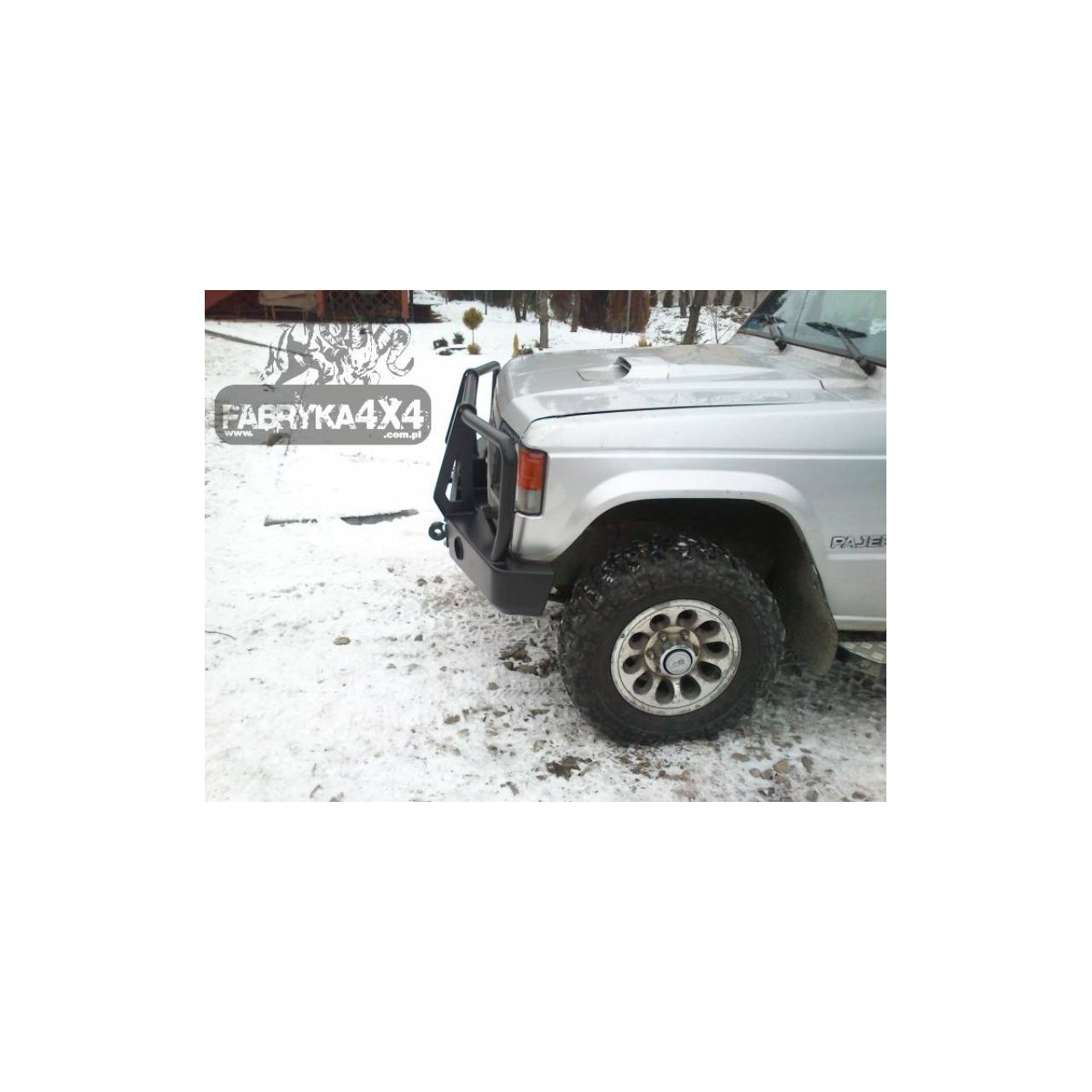 Zderzak przedni do Mitsubishi Pajero 1 82-91