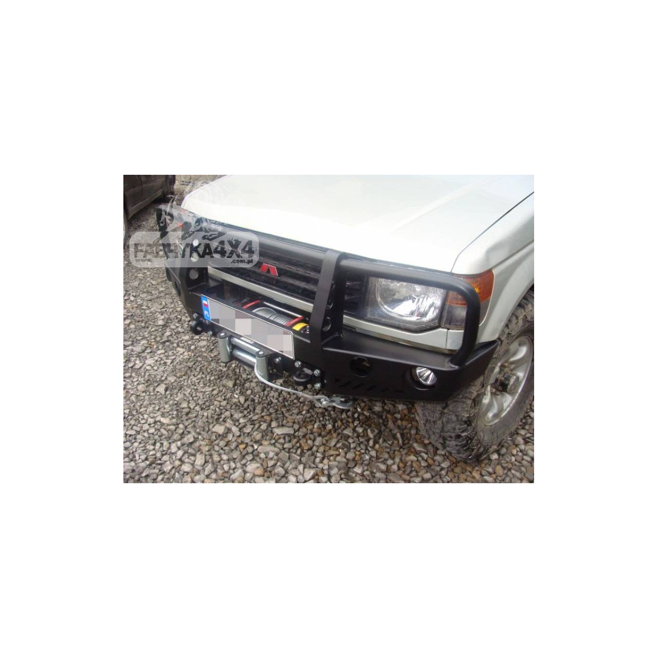 Zderzak przedni z bullbarem do Mitsubishi Pajero 2 1991-99