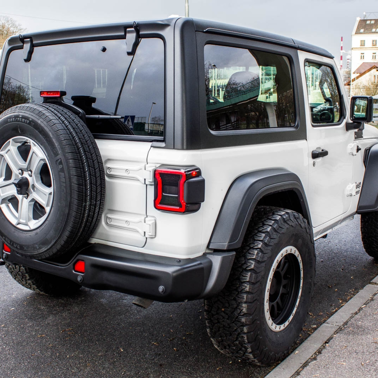 ZDERZAK TYLNY ROCZNICOWY ANNIVERSARY JEEP WRANGLER JL 2018+