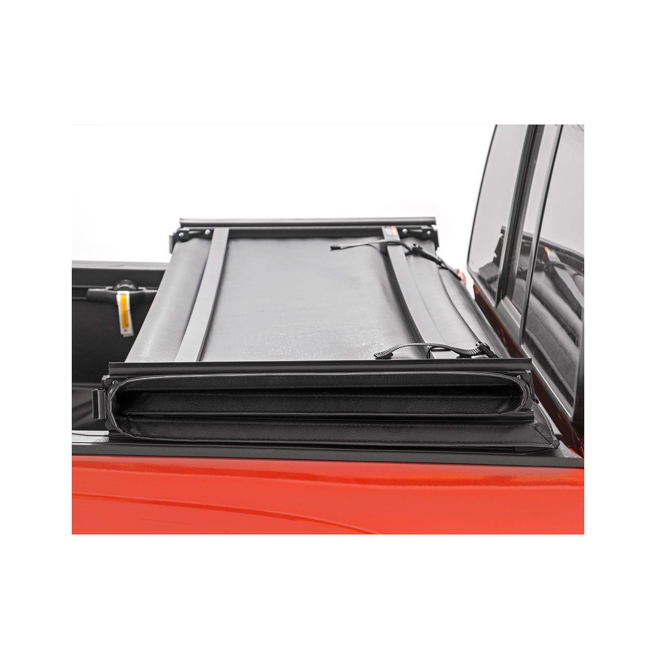 Miękka pokrywa skrzyni 5' 5" z systemem zarządzania ładunkiem Tri-Fold Rough Country - Toyota Tundra 07-