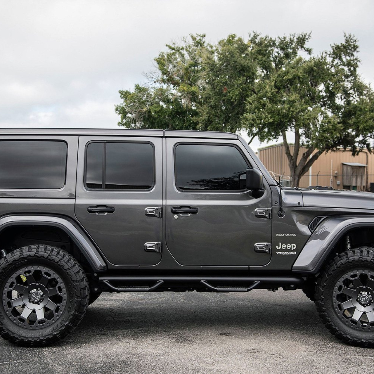 Felgi aluminiowe Black Rhino Model Warlord 18x9 ET12 8x165,1 RAM 2500 3500