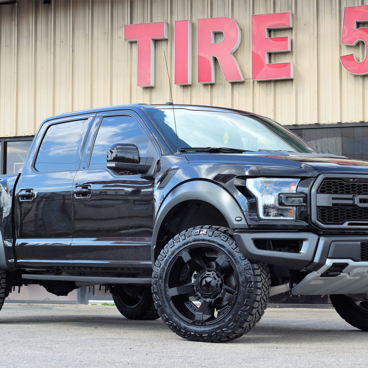 Felga aluminiowa 10x20'' 6x135/6x139,7 ET-24 CB 106,25 XD Series Model 811 Rockstar II - TOYOTA,FORD,ISUZU,HUMMER RAM1500