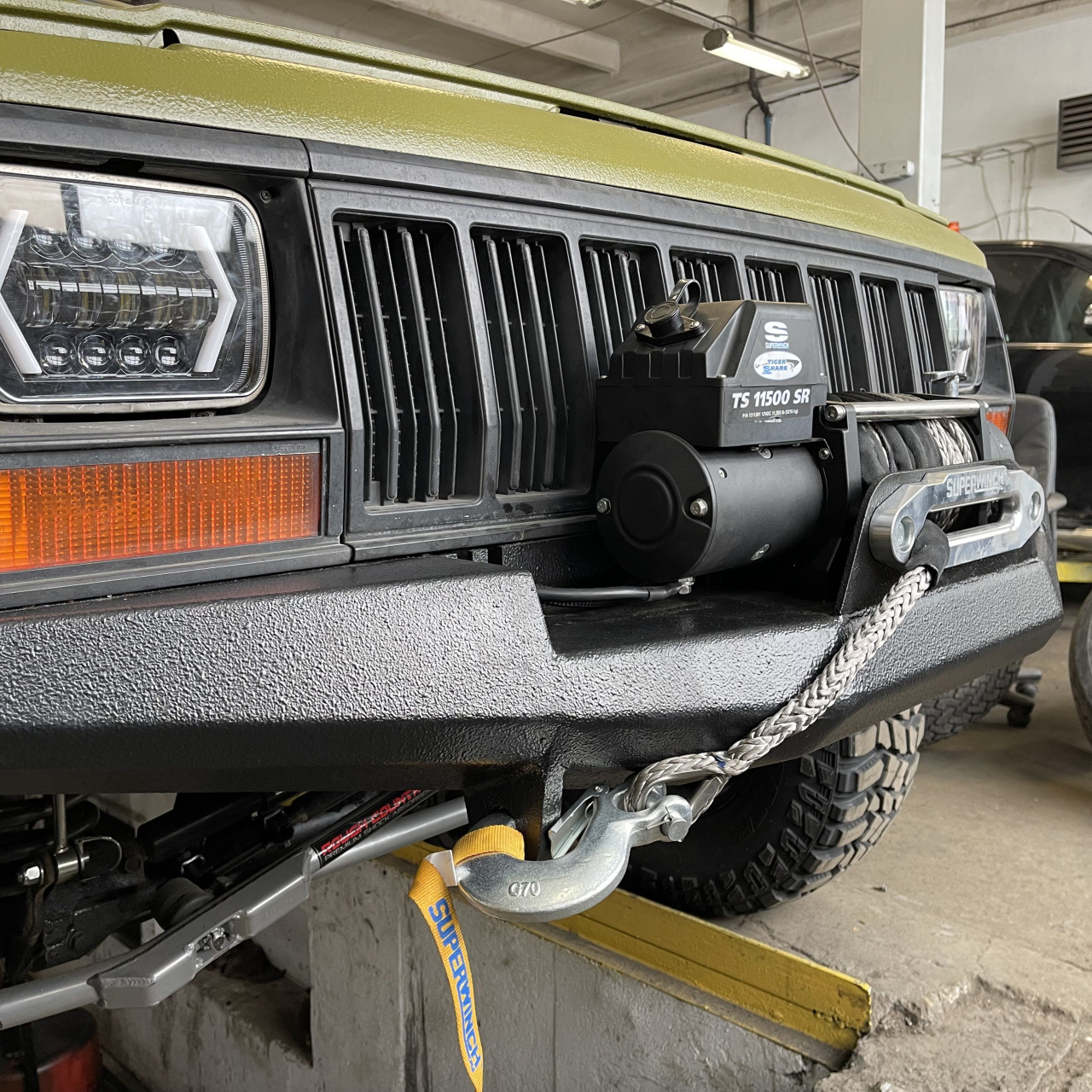 Zderzak przedni Jeep Cherokee XJ