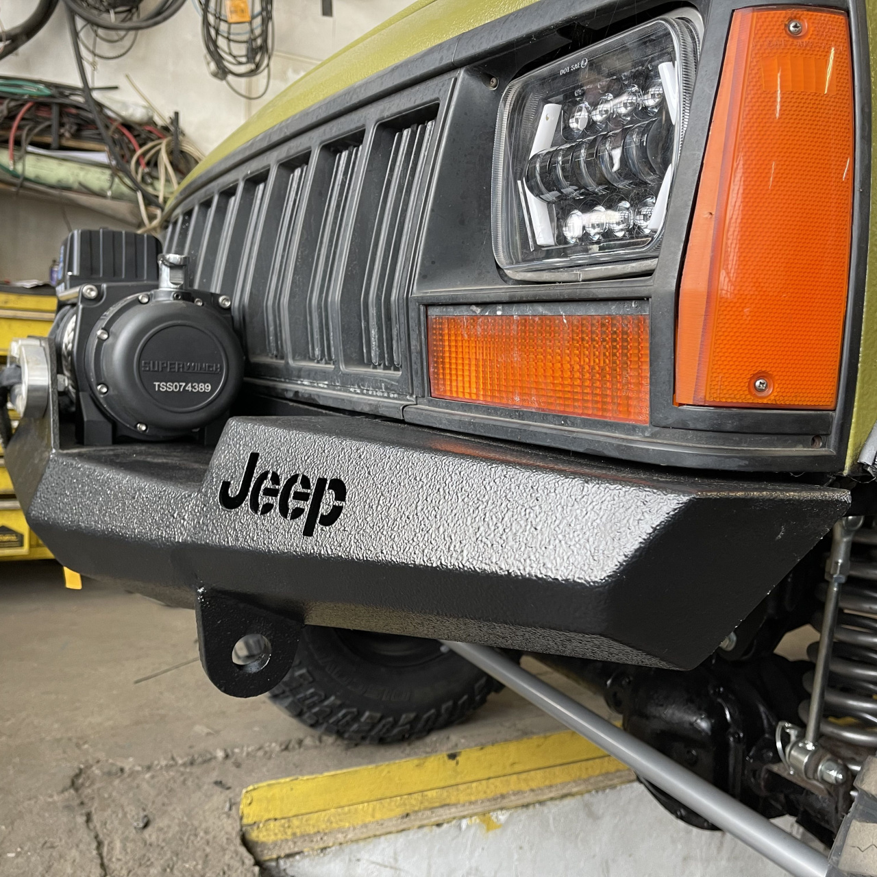 Zderzak przedni Jeep Cherokee XJ