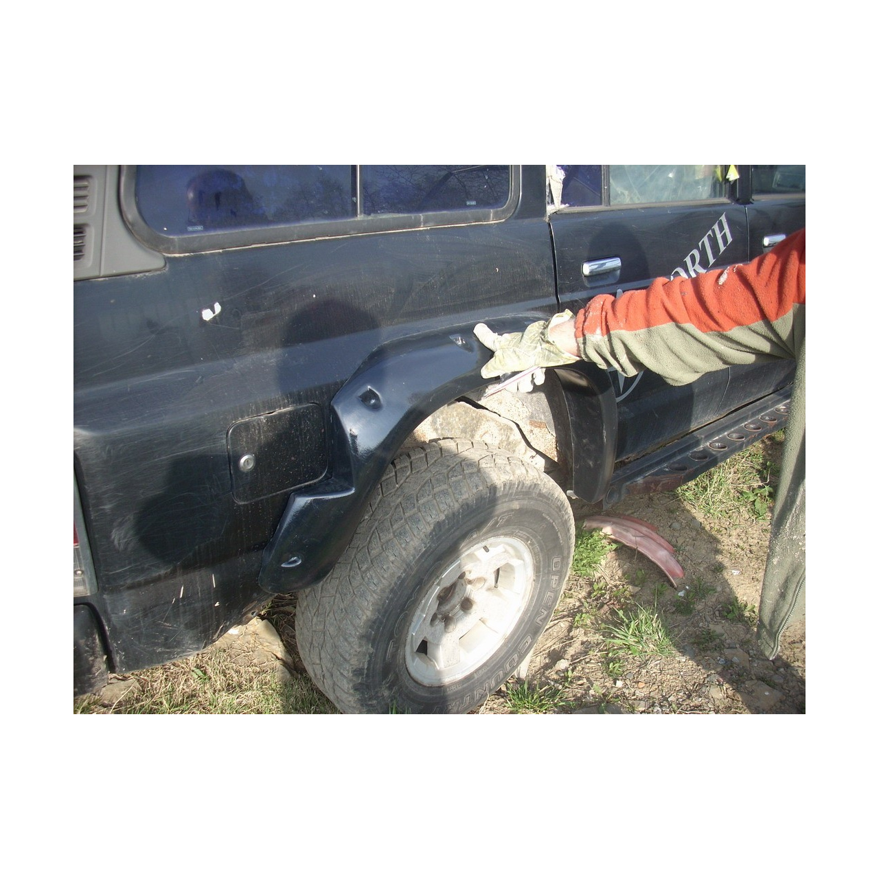 POSZERZENIA BŁOTNIKÓW NISSAN PATROL Y60 3D i 5D 1989- 1996