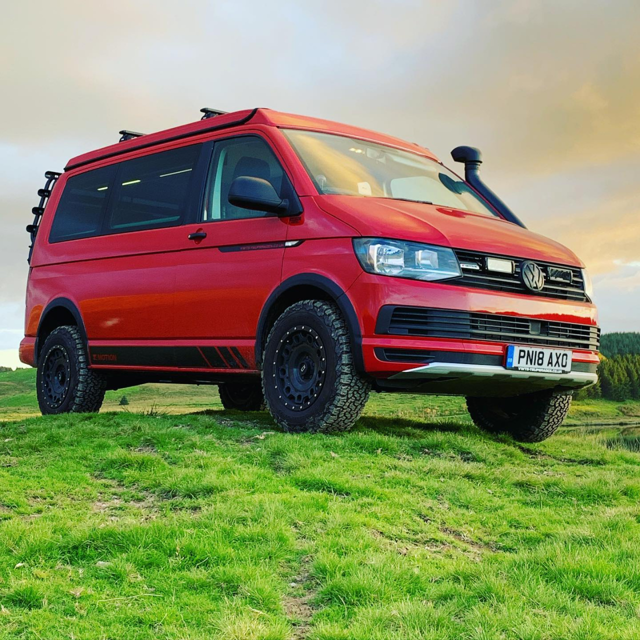 Felgi aluminiowe Fuel Zephyr Black 18x8 ET34 VW AMAROK Land Rover ITP.