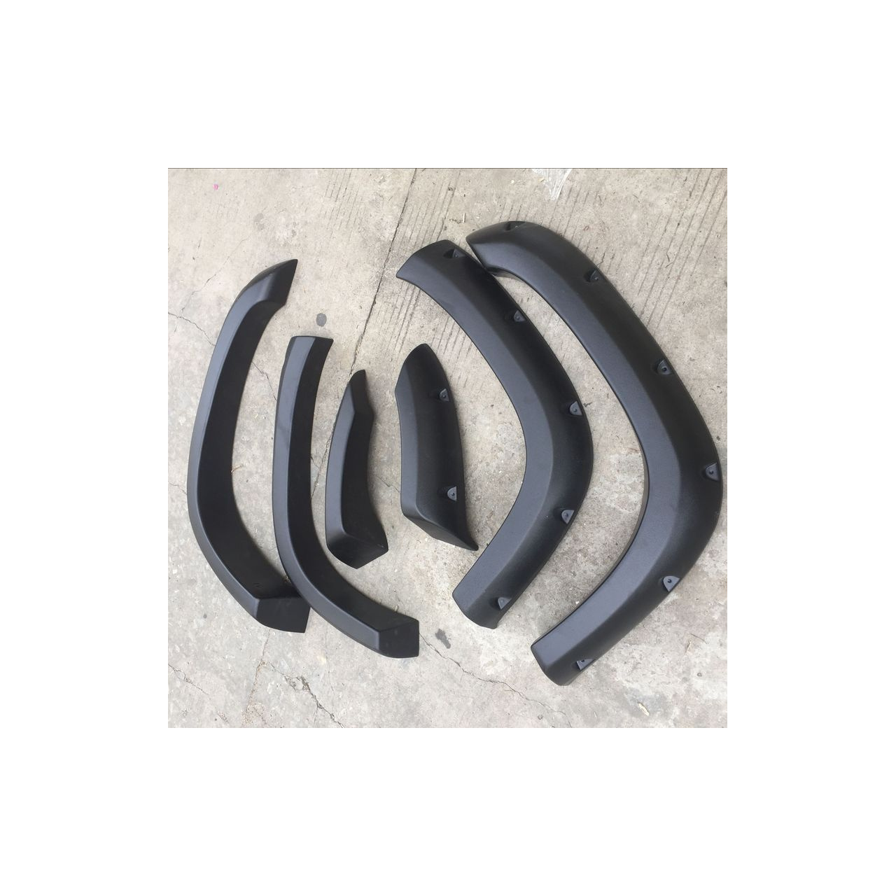 Poszerzenia błotników Toyota Hilux 106 Single Cab