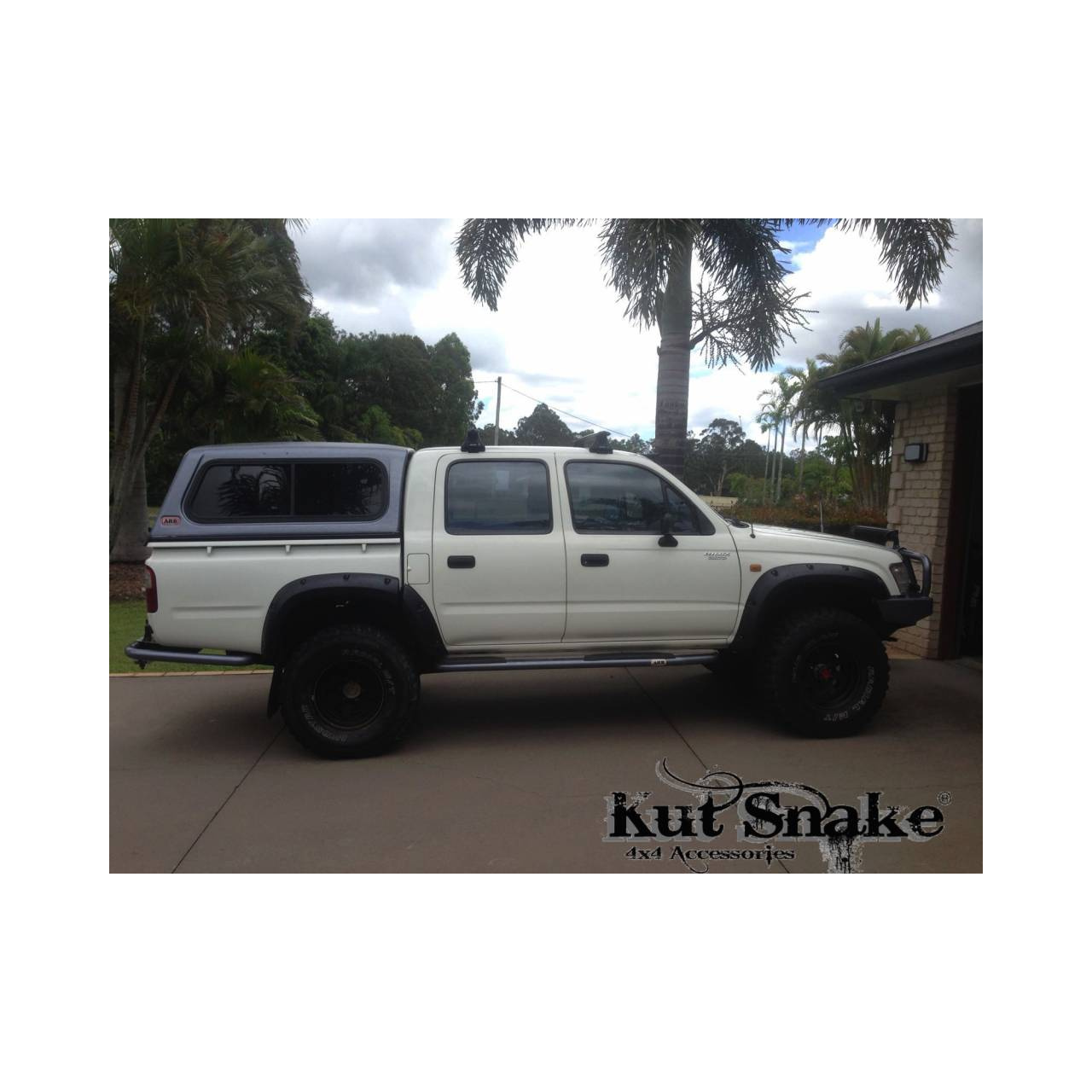 Poszerzenia błotników Toyota Hilux 167 1996-2004