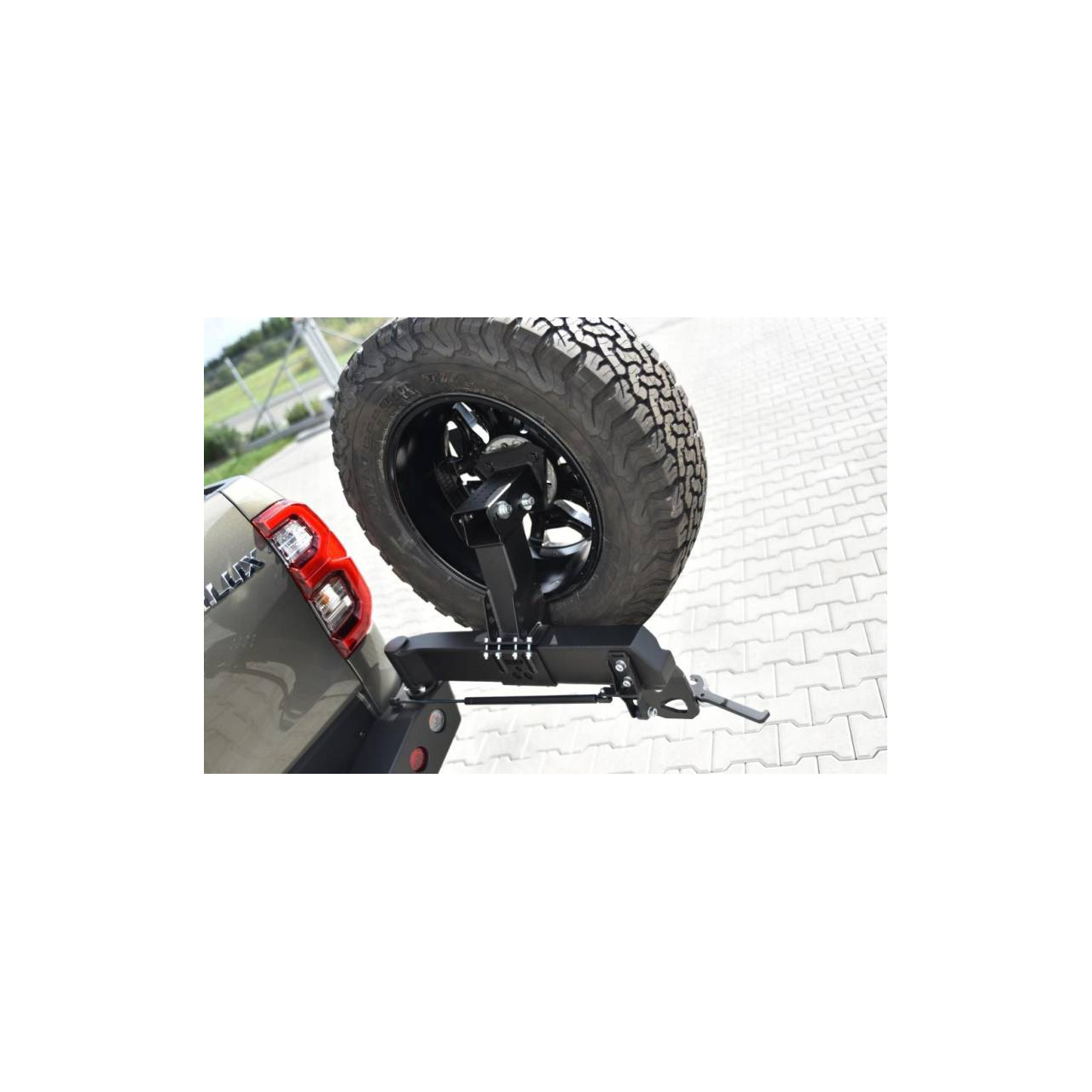 MOCOWANIE KANISTRA NA RAMIĘ MODUŁOWETOYOTA HILUX REVO 2020-