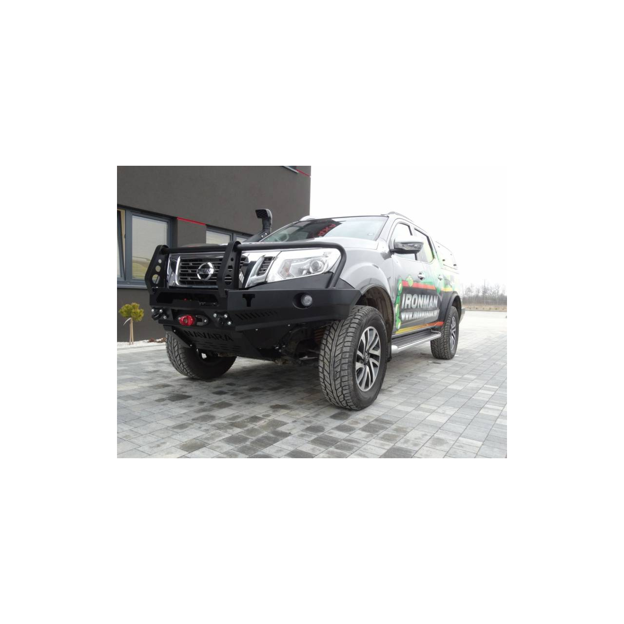 Zderzak stalowy przedni do Nissana NP-300