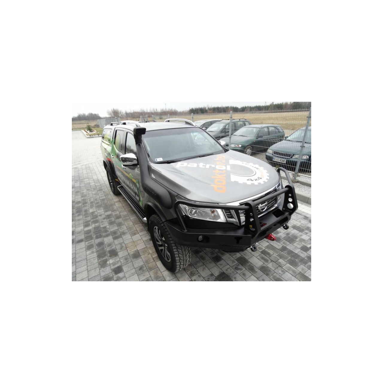 Zderzak stalowy przedni do Nissana NP-300