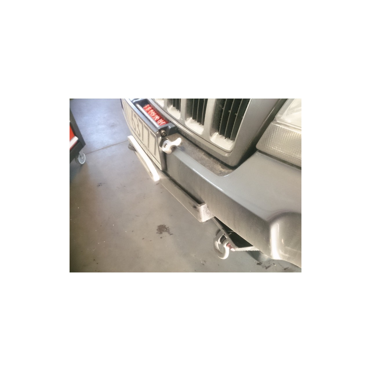 Osłona czołowa z płytą montażową wyciągarki powiększoną Jeep Grand Cherokee WJ WG 1999-2004