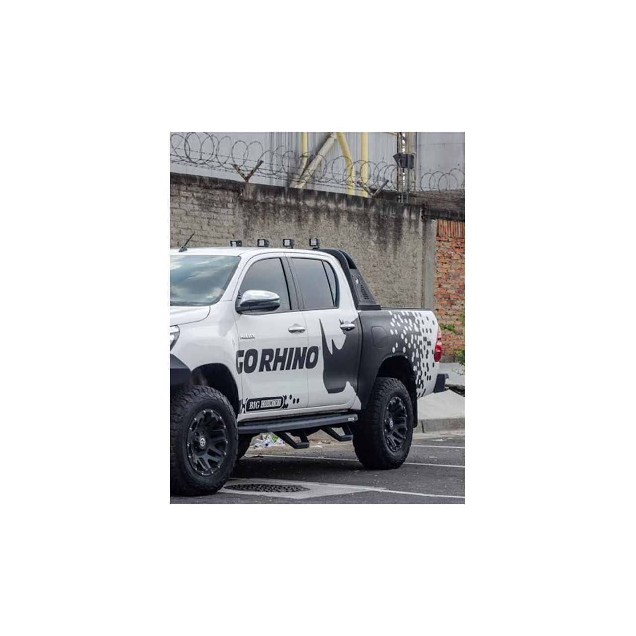 Progi Boczne Dominator D2 Go Rhino Toyota Hilux Revo 2015+