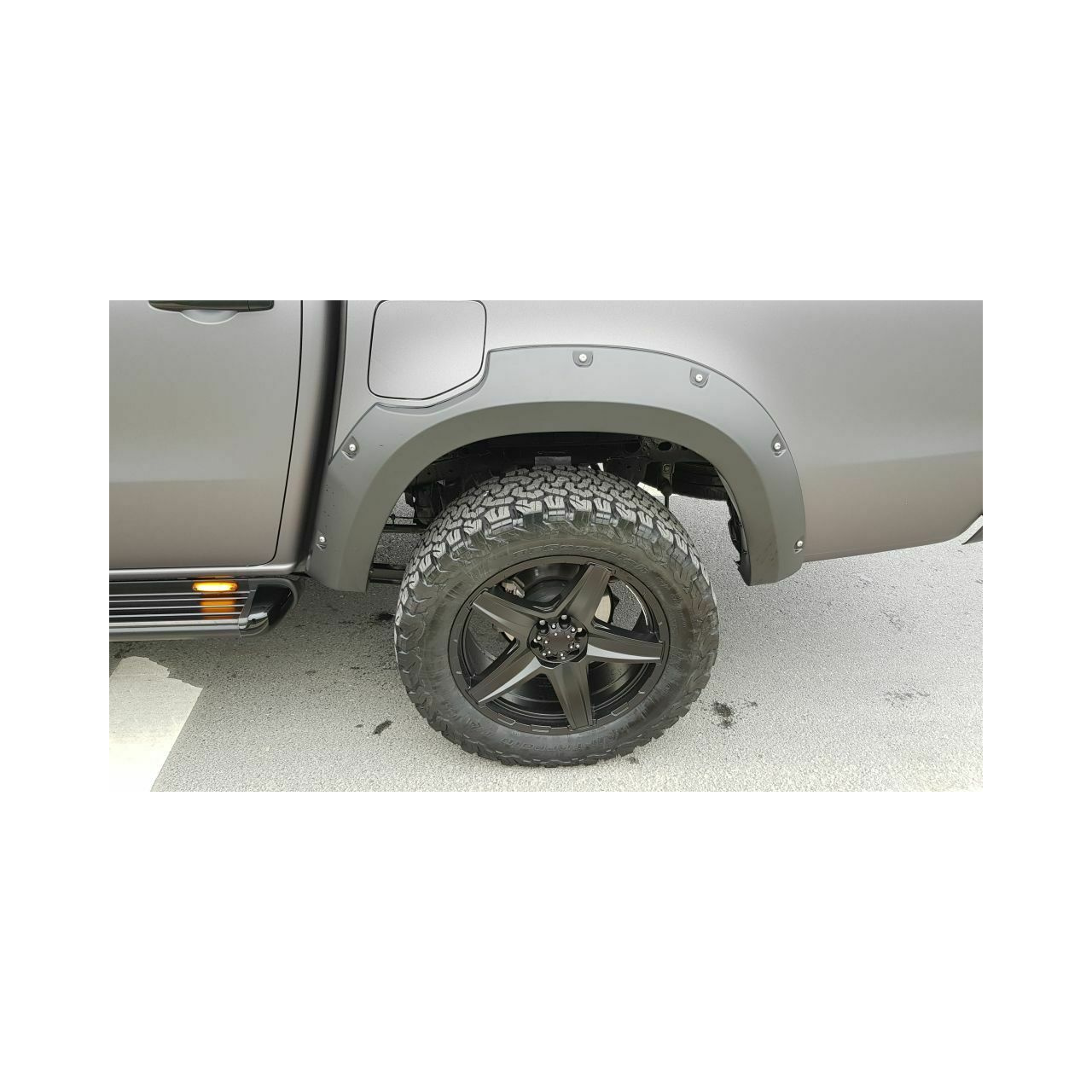 Poszerznia błotników 6cm Mercedes X 2018+