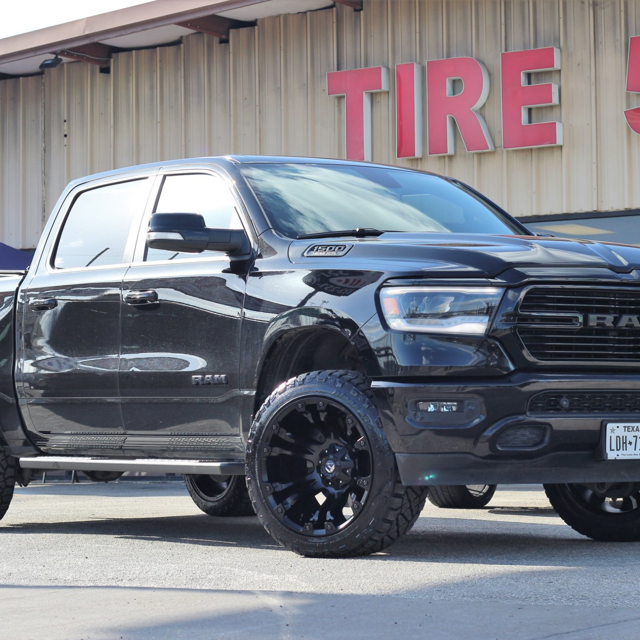 Felgi aluminiowe Fuel Vapor 20x9 5x139,7 ET1 RAM 1500 94-18