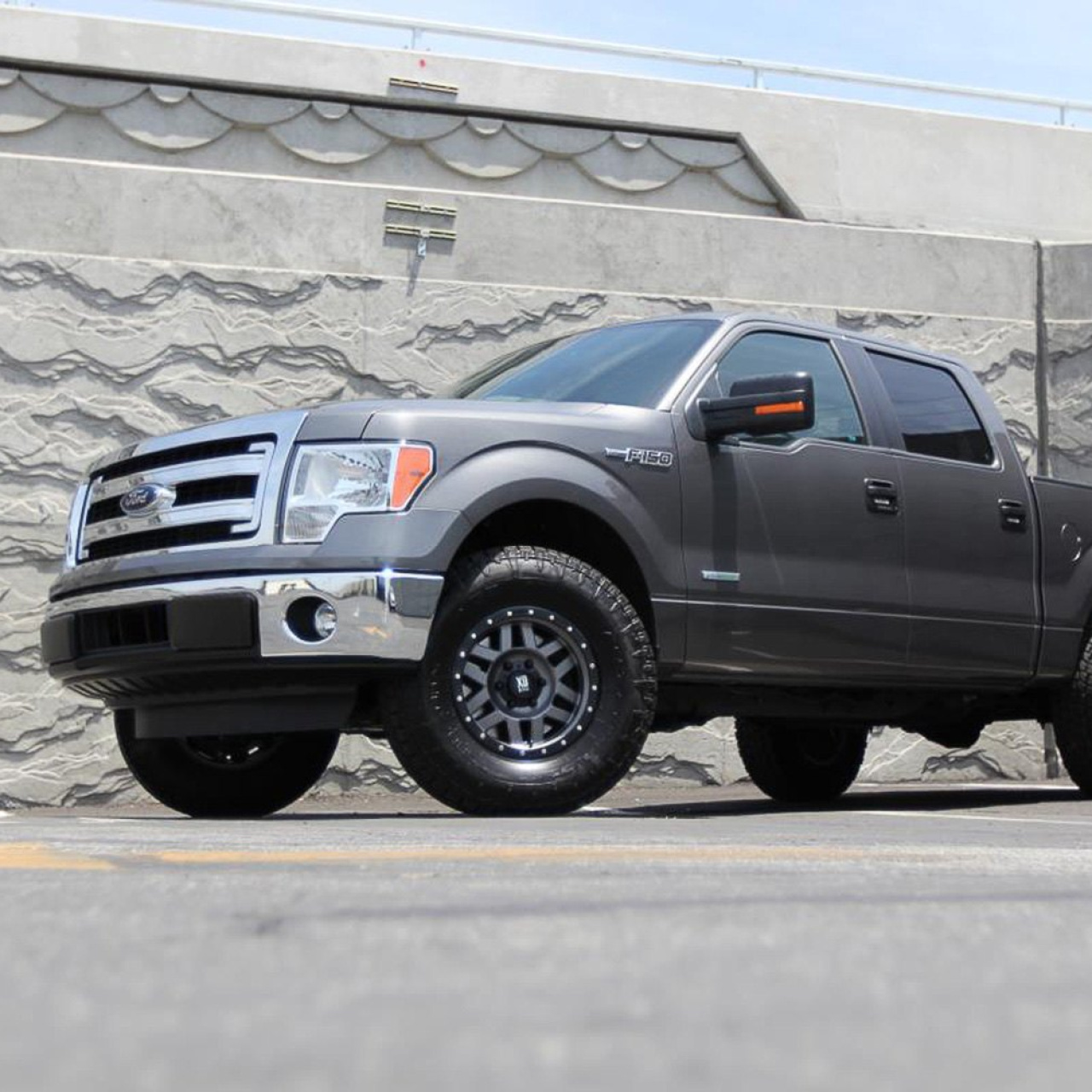 Felga aluminiowa 8x16'' 8x170 ET0 CB 125,5 XD Series Model 128 FORD F-250 F-350