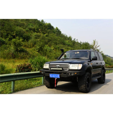 ZDERZAK PRZEDNI TOYOTA LC100