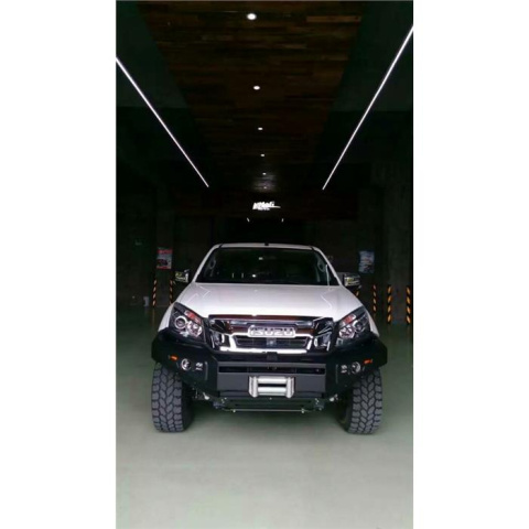 ZDERZAK PRZEDNI Z PŁYTĄ MONTAŻOWĄ ISUZU D-MAX 2012>
