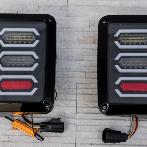 LAMPY TYLNE LED JEEP WRANGLER JK MODEL BLADE