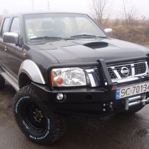 Zderzak stalowy przedni do Nissana NP-300
